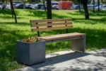 Bancă de beton cu spetează din lemn şi ghiveci - imagine 7